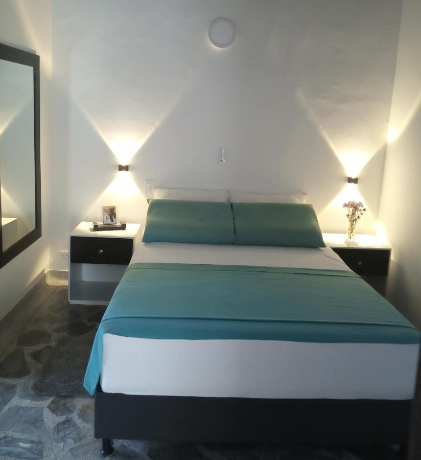 Vip Apartasuites Rosales Medellín Eksteriør bilde
