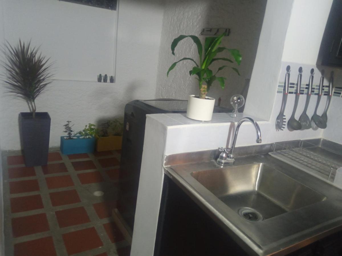 Vip Apartasuites Rosales Medellín Eksteriør bilde