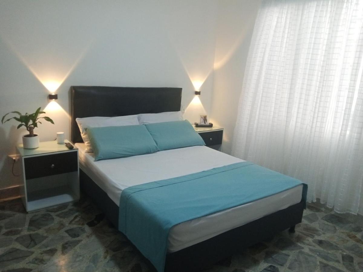Vip Apartasuites Rosales Medellín Eksteriør bilde