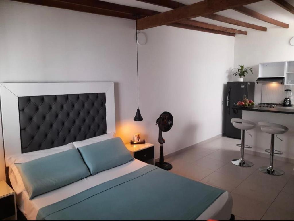 Vip Apartasuites Rosales Medellín Eksteriør bilde