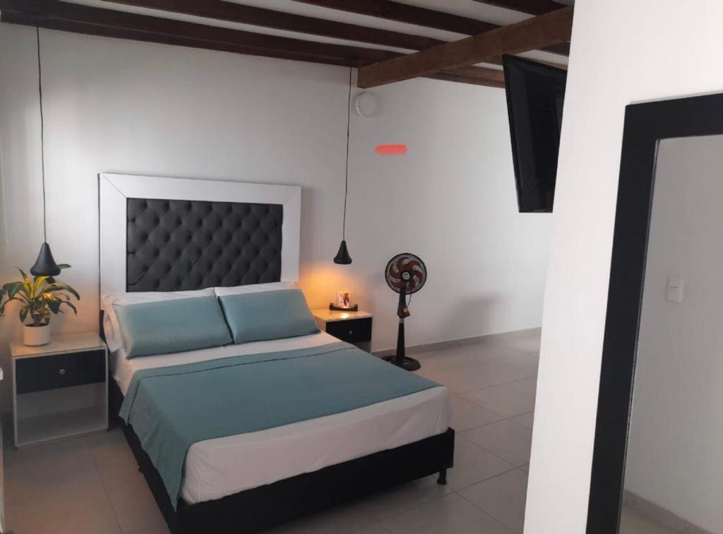 Vip Apartasuites Rosales Medellín Eksteriør bilde