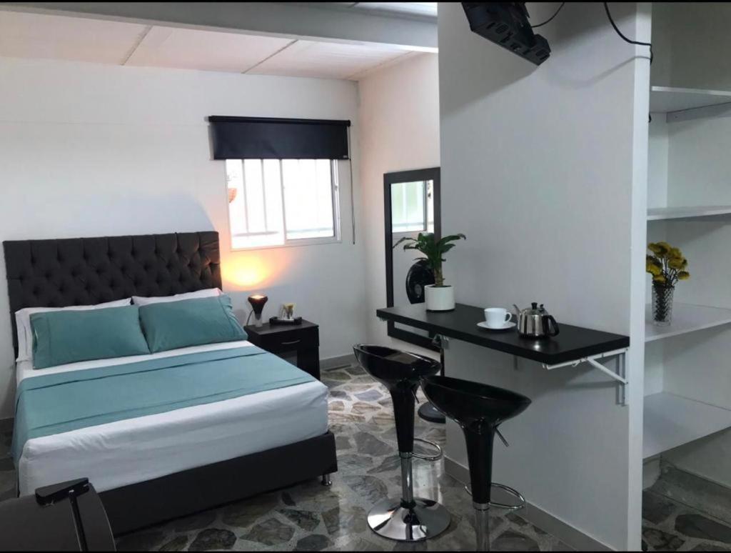 Vip Apartasuites Rosales Medellín Eksteriør bilde