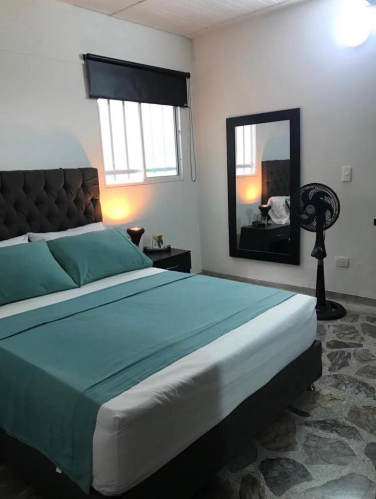 Vip Apartasuites Rosales Medellín Eksteriør bilde
