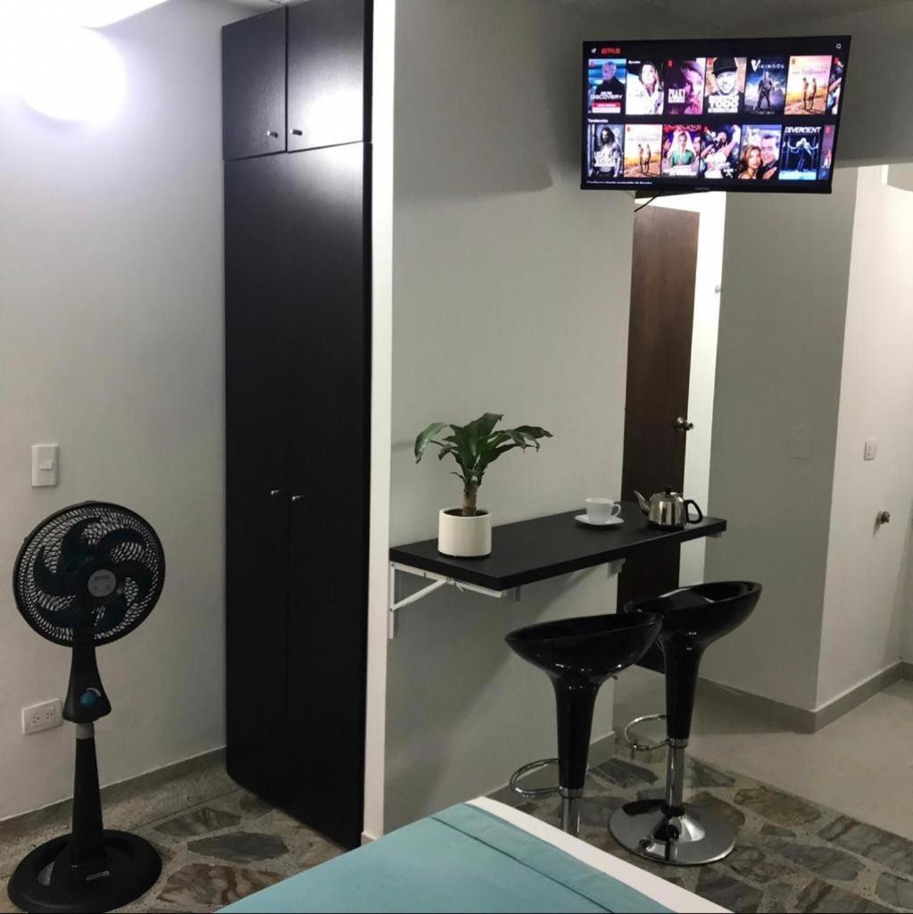 Vip Apartasuites Rosales Medellín Eksteriør bilde