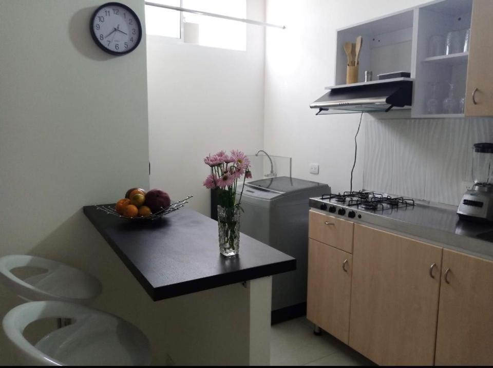 Vip Apartasuites Rosales Medellín Eksteriør bilde