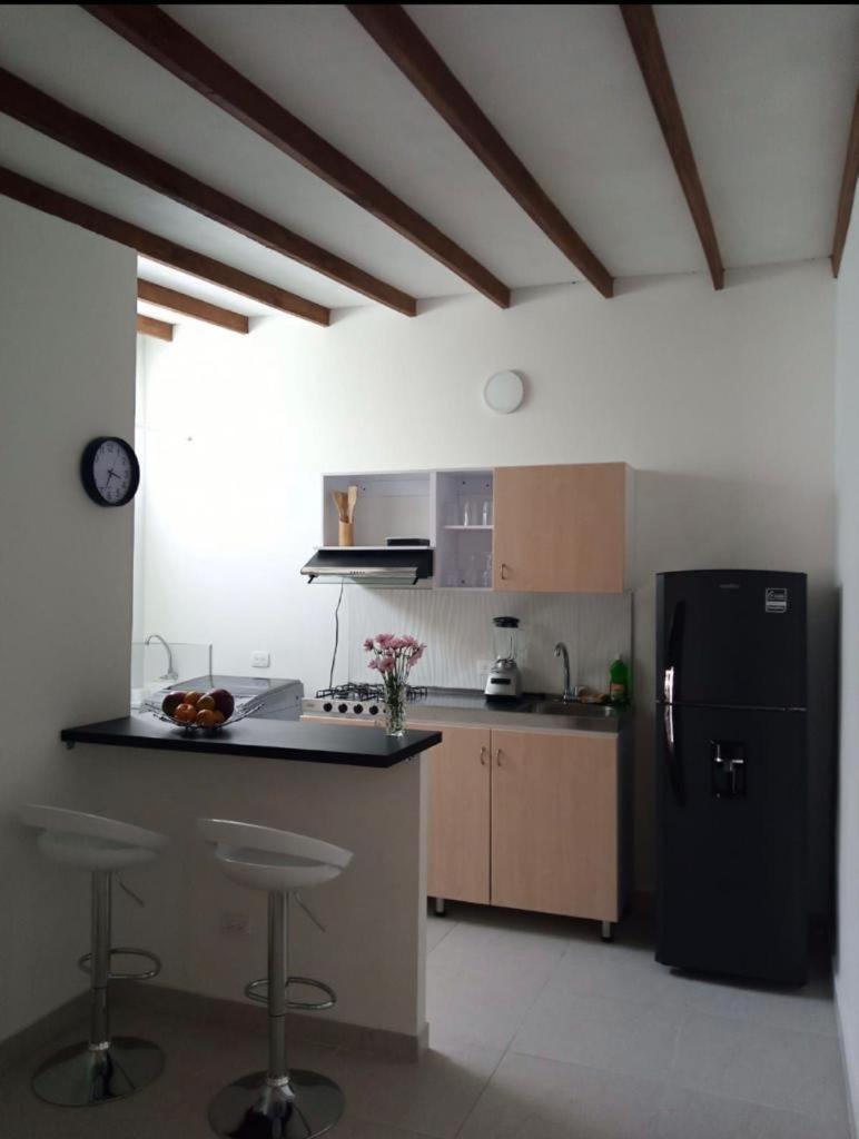 Vip Apartasuites Rosales Medellín Eksteriør bilde